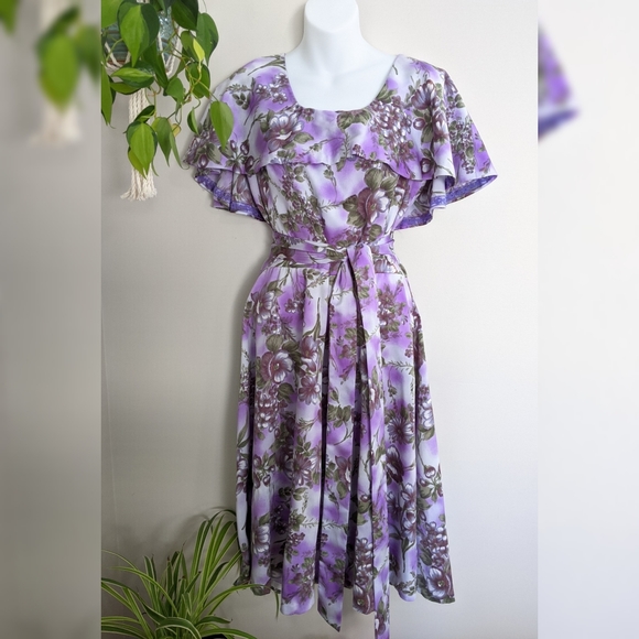 Vintage Dresses & Skirts - Vintage Purple Floral Full Skirt Dress